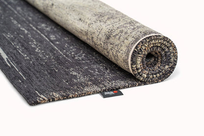 Mineral Black 8263 - Medallion Collection